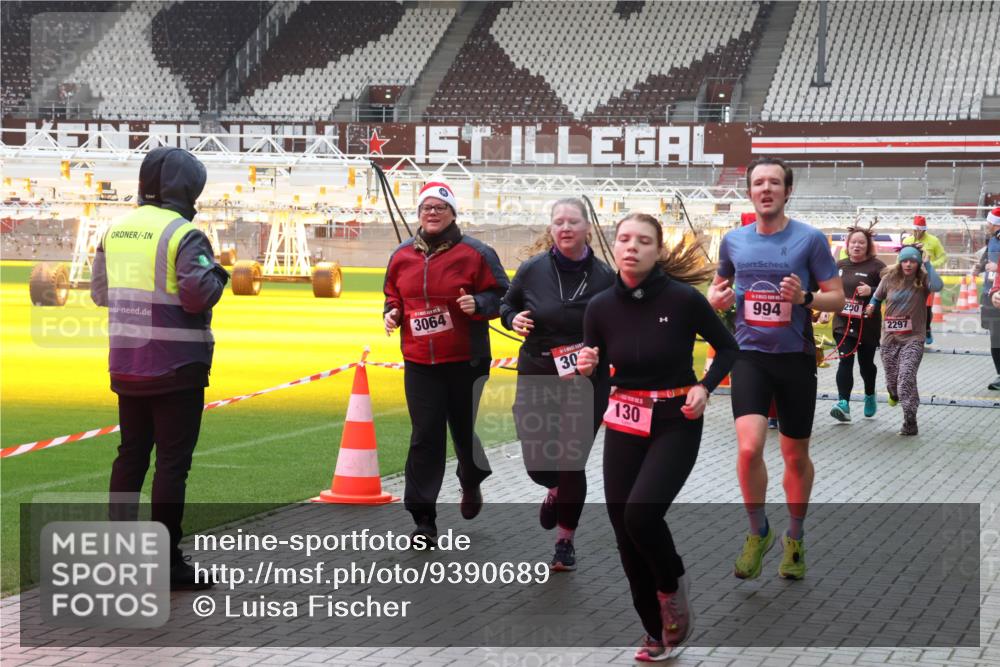 07.12.2025 - St. Pauli X-Mass-Run No. 15 Luisa Fischer http://msf.ph/oto/9390689 07.12.2025 10:57:45 Ziel 3064, 30, 130, 20, 994, 290, 2297, 130, 251, 280, 324, 566, 568, 763, 773, 994, 1097, 1099, 1203, 1213, 1387, 2290, 2296, 2297, 2298, 2664, 2665, 3064, 3067, 3275, 4799 meine-sportfotos.de