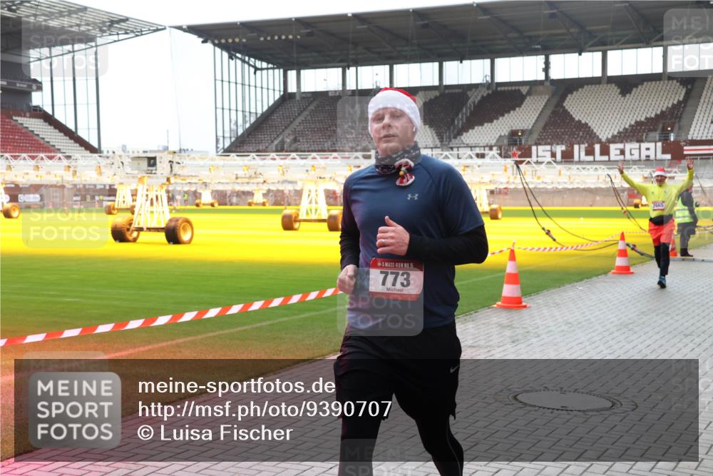 07.12.2025 - St. Pauli X-Mass-Run No. 15 Luisa Fischer http://msf.ph/oto/9390707 07.12.2025 10:57:54 Ziel 15, 773, 2665, 130, 251, 280, 324, 773, 994, 1097, 1099, 1213, 1387, 1390, 2290, 2296, 2297, 2298, 2665, 3064, 3067, 4799 meine-sportfotos.de