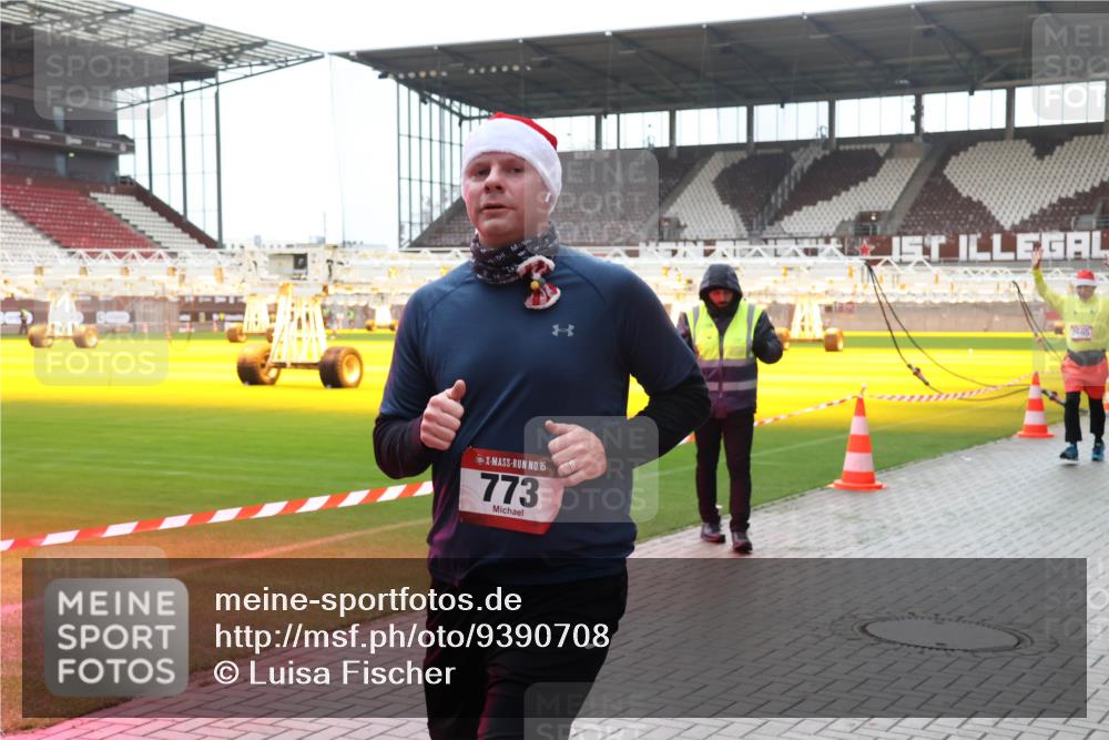 07.12.2025 - St. Pauli X-Mass-Run No. 15 Luisa Fischer http://msf.ph/oto/9390708 07.12.2025 10:57:54 Ziel 3, 15, 773, 7665, 130, 251, 280, 324, 773, 994, 1097, 1099, 1213, 1387, 1390, 2290, 2296, 2297, 2298, 2665, 3064, 3067, 4799 meine-sportfotos.de