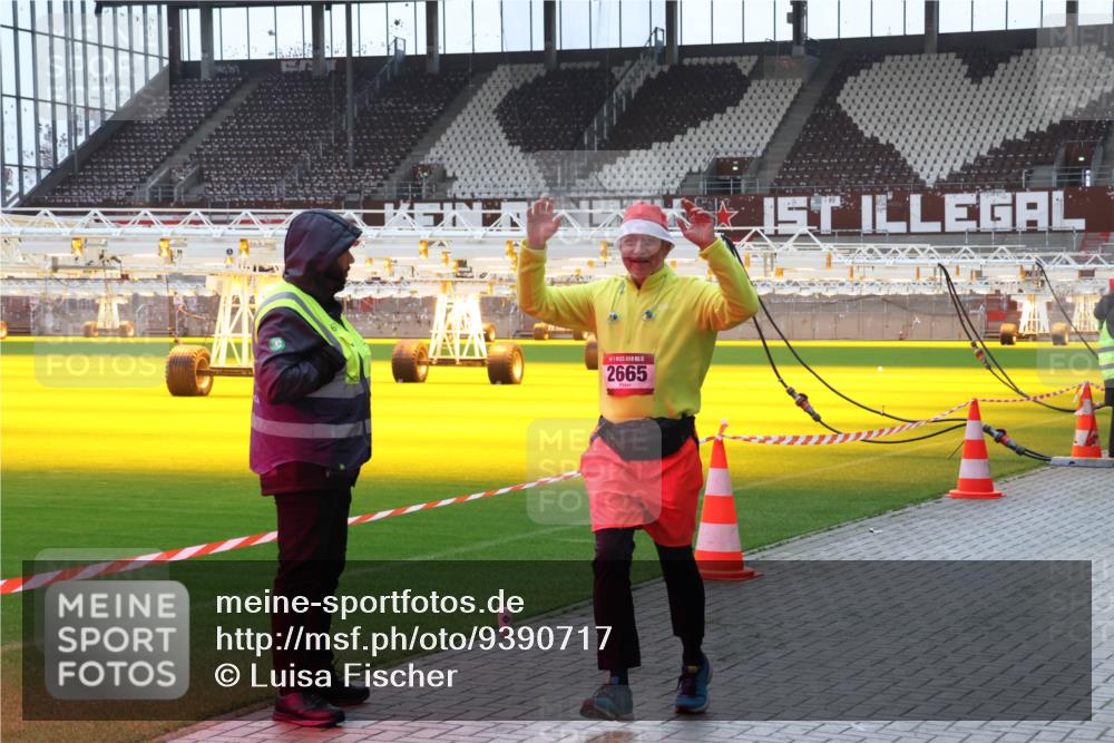 07.12.2025 - St. Pauli X-Mass-Run No. 15 Luisa Fischer http://msf.ph/oto/9390717 07.12.2025 10:57:58 Ziel 15, 2665, 130, 170, 251, 280, 324, 773, 994, 1097, 1099, 1213, 1387, 1390, 2290, 2296, 2297, 2298, 2665, 3064, 3067 meine-sportfotos.de