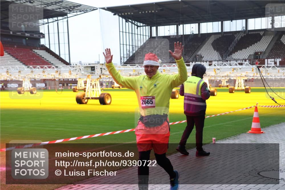 07.12.2025 - St. Pauli X-Mass-Run No. 15 Luisa Fischer http://msf.ph/oto/9390722 07.12.2025 10:58:00 Ziel 15, 2665, 130, 170, 251, 280, 324, 773, 994, 1097, 1099, 1213, 1387, 1390, 2290, 2296, 2297, 2298, 2665, 3064, 3067 meine-sportfotos.de