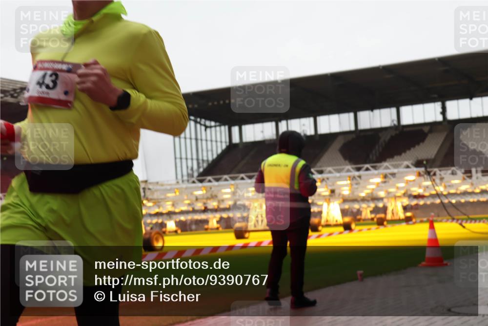 07.12.2025 - St. Pauli X-Mass-Run No. 15 Luisa Fischer http://msf.ph/oto/9390767 07.12.2025 10:58:40 Ziel 43, 43, 75, 170, 234, 761, 1390, 1690 meine-sportfotos.de