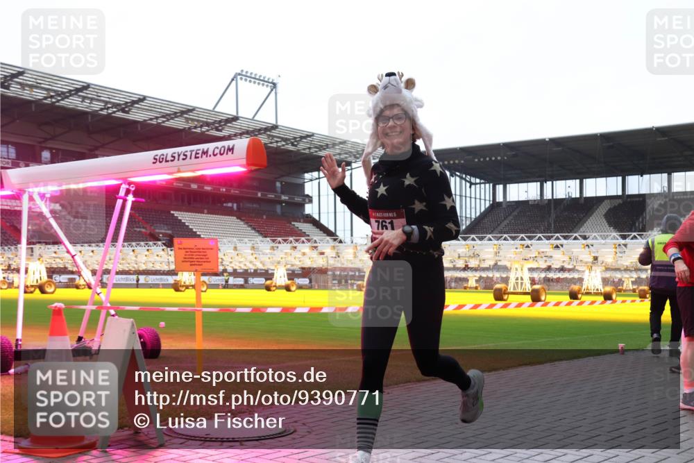 07.12.2025 - St. Pauli X-Mass-Run No. 15 Luisa Fischer http://msf.ph/oto/9390771 07.12.2025 10:58:49 Ziel 15, 761, 7, 43, 75, 234, 761, 1690, 2131 meine-sportfotos.de
