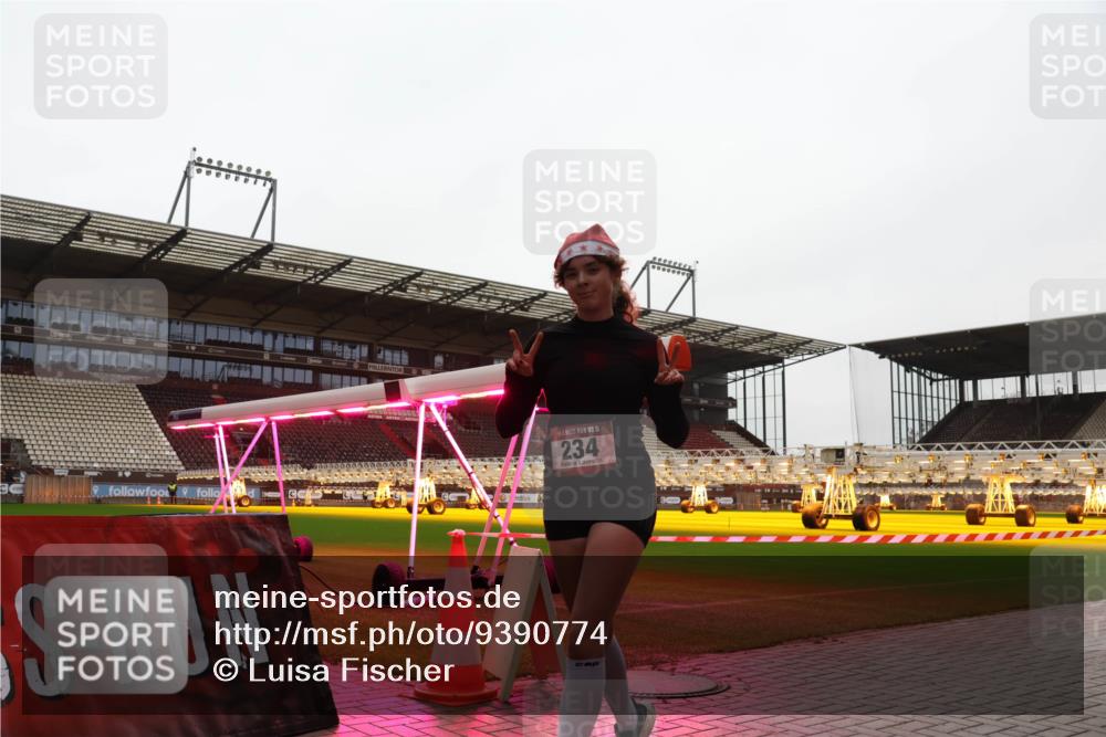 07.12.2025 - St. Pauli X-Mass-Run No. 15 Luisa Fischer http://msf.ph/oto/9390774 07.12.2025 10:58:52 Ziel 15, 234, 7, 43, 75, 234, 761, 941, 1690, 2130, 2131 meine-sportfotos.de