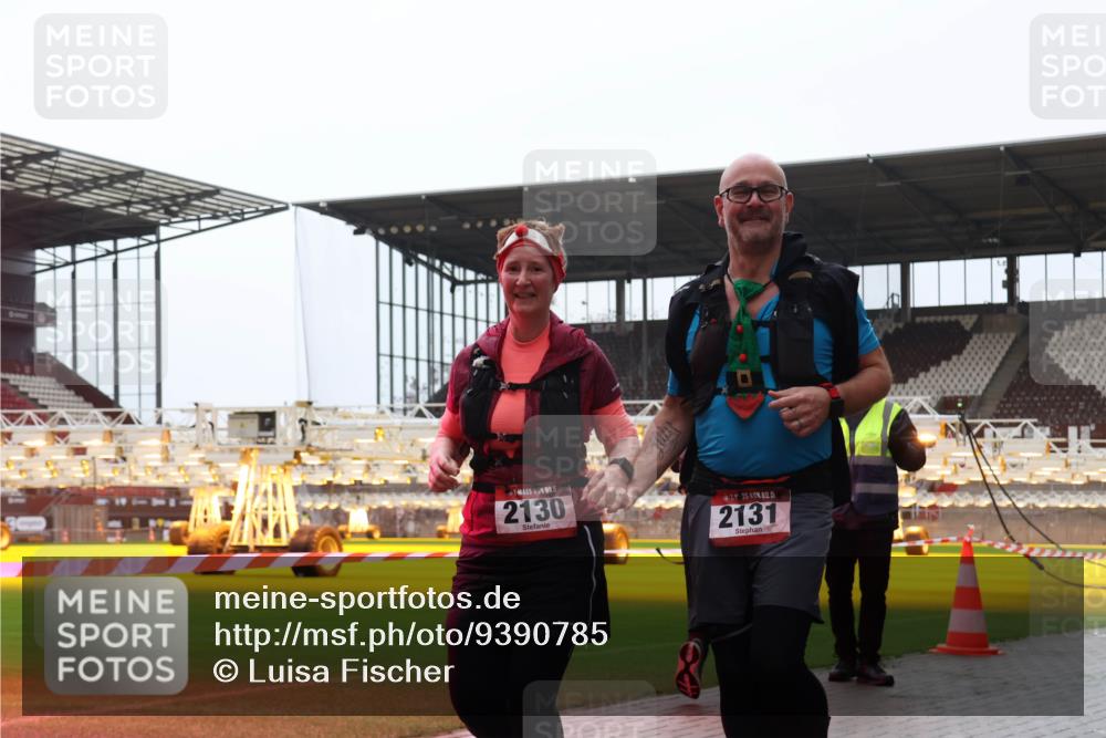 07.12.2025 - St. Pauli X-Mass-Run No. 15 Luisa Fischer http://msf.ph/oto/9390785 07.12.2025 10:59:24 Ziel 5, 2130, 3, 15, 2131, 7, 242, 582, 606, 907, 941, 1160, 1174, 1451, 1453, 1456, 1458, 1459, 1476, 1508, 2130, 2131, 2503, 2772 meine-sportfotos.de