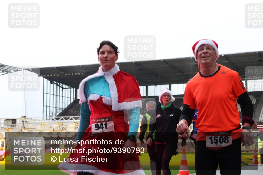 07.12.2025 - St. Pauli X-Mass-Run No. 15 Luisa Fischer http://msf.ph/oto/9390793 07.12.2025 10:59:35 Ziel 15, 941, 15, 1508, 7, 242, 582, 606, 907, 941, 1160, 1174, 1451, 1453, 1456, 1458, 1459, 1476, 1508, 1826, 2130, 2131, 2503, 2719, 2720, 2721, 2727, 2772 meine-sportfotos.de