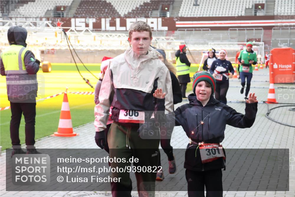07.12.2025 - St. Pauli X-Mass-Run No. 15 Luisa Fischer http://msf.ph/oto/9390822 07.12.2025 11:00:21 Ziel 306, 1702, 301, 301, 306, 420, 529, 1482, 1558, 1702, 1826, 3586, 4128 meine-sportfotos.de