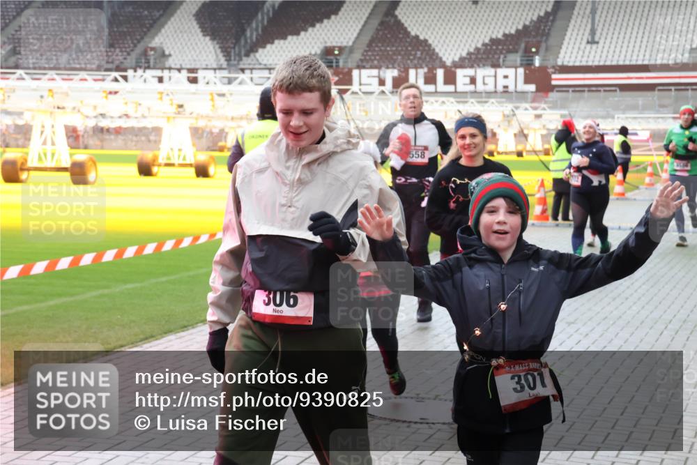 07.12.2025 - St. Pauli X-Mass-Run No. 15 Luisa Fischer http://msf.ph/oto/9390825 07.12.2025 11:00:22 Ziel 306, 1, 558, 301, 301, 306, 420, 529, 1482, 1558, 1702, 1826, 3586, 4128 meine-sportfotos.de
