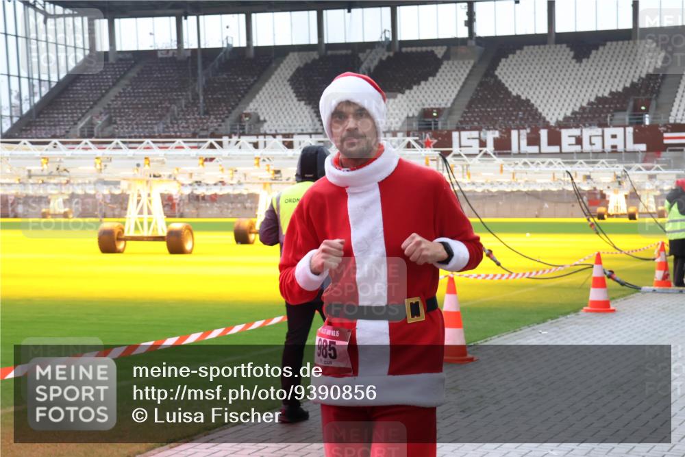 07.12.2025 - St. Pauli X-Mass-Run No. 15 Luisa Fischer http://msf.ph/oto/9390856 07.12.2025 11:00:43 Ziel 985, 225, 410, 435, 439, 440, 529, 611, 985, 988, 1482, 1558, 1702, 1721, 3586, 3952, 4478, 4793 meine-sportfotos.de