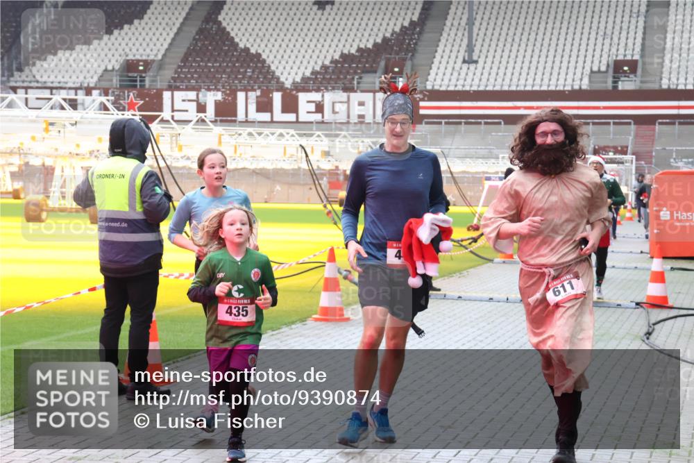 07.12.2025 - St. Pauli X-Mass-Run No. 15 Luisa Fischer http://msf.ph/oto/9390874 07.12.2025 11:00:52 Ziel 5, 435, 611, 225, 410, 433, 435, 439, 440, 492, 529, 611, 985, 988, 1482, 1558, 1702, 1721, 3586, 3952, 4478, 4793 meine-sportfotos.de