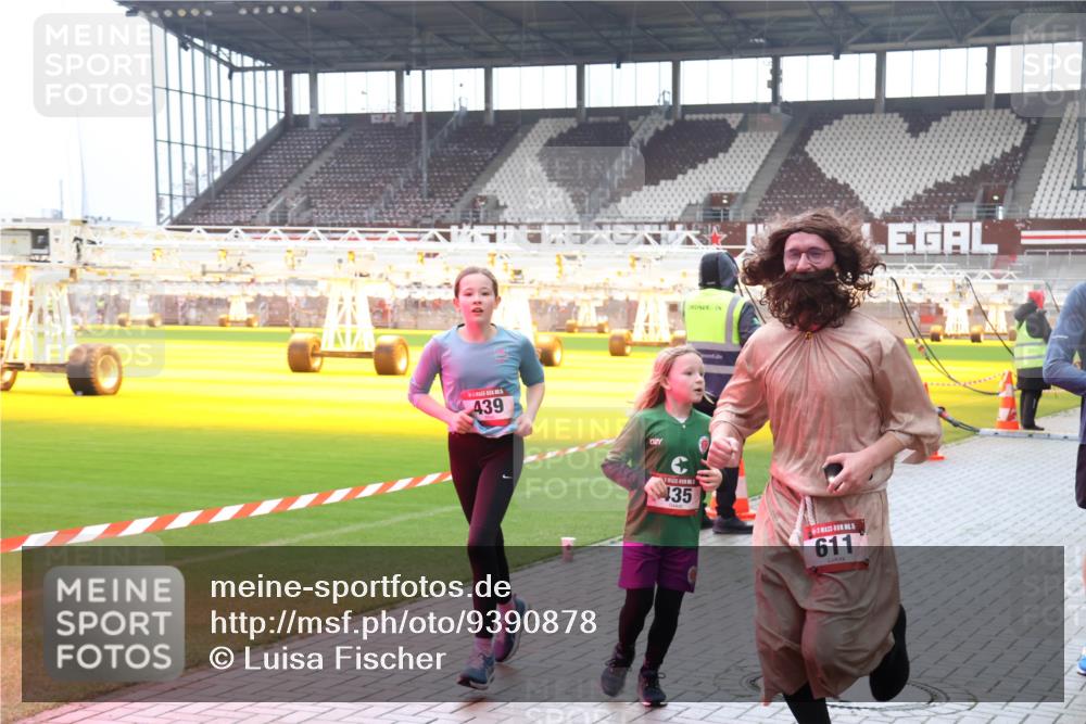 07.12.2025 - St. Pauli X-Mass-Run No. 15 Luisa Fischer http://msf.ph/oto/9390878 07.12.2025 11:00:53 Ziel 439, 135, 611, 225, 410, 433, 435, 439, 440, 492, 529, 611, 985, 988, 1482, 1558, 1660, 1702, 1721, 3586, 3952, 4478, 4793 meine-sportfotos.de