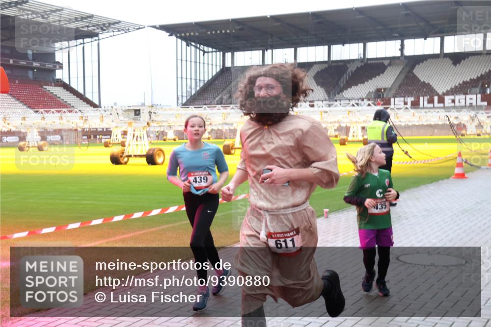 07.12.2025 - St. Pauli X-Mass-Run No. 15 Luisa Fischer http://msf.ph/oto/9390880 07.12.2025 11:00:54 Ziel 439, 611, 435, 1, 225, 410, 433, 435, 439, 440, 492, 529, 611, 985, 988, 1482, 1558, 1660, 1702, 1721, 3349, 3353, 3586, 3952, 4478, 4793 meine-sportfotos.de