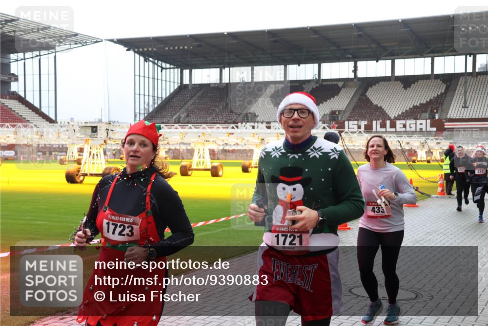 07.12.2025 - St. Pauli X-Mass-Run No. 15 Luisa Fischer http://msf.ph/oto/9390883 07.12.2025 11:00:59 Ziel 15, 1723, 1721, 433, 225, 135, 225, 410, 433, 435, 439, 440, 492, 529, 611, 985, 988, 1660, 1702, 1721, 3349, 3353, 3586, 3952, 4478, 4793 meine-sportfotos.de