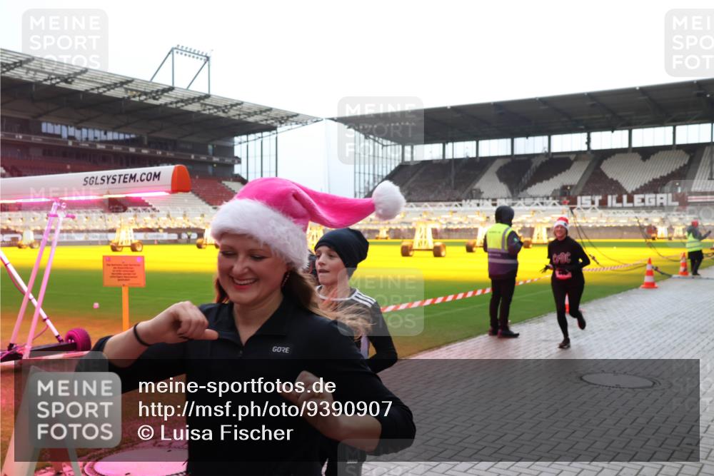 07.12.2025 - St. Pauli X-Mass-Run No. 15 Luisa Fischer http://msf.ph/oto/9390907 07.12.2025 11:01:24 Ziel 68, 89, 132, 135, 139, 410, 433, 439, 492, 557, 1065, 1068, 1660, 1705, 1721, 3349, 3353 meine-sportfotos.de