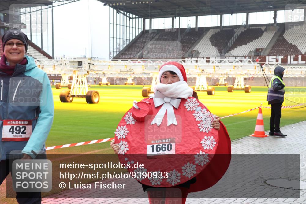 07.12.2025 - St. Pauli X-Mass-Run No. 15 Luisa Fischer http://msf.ph/oto/9390933 07.12.2025 11:01:37 Ziel 15, 492, 15, 1660, 68, 89, 132, 135, 139, 492, 557, 766, 770, 771, 1065, 1068, 1300, 1367, 1615, 1660, 1705, 2251, 2252, 3349, 3353 meine-sportfotos.de