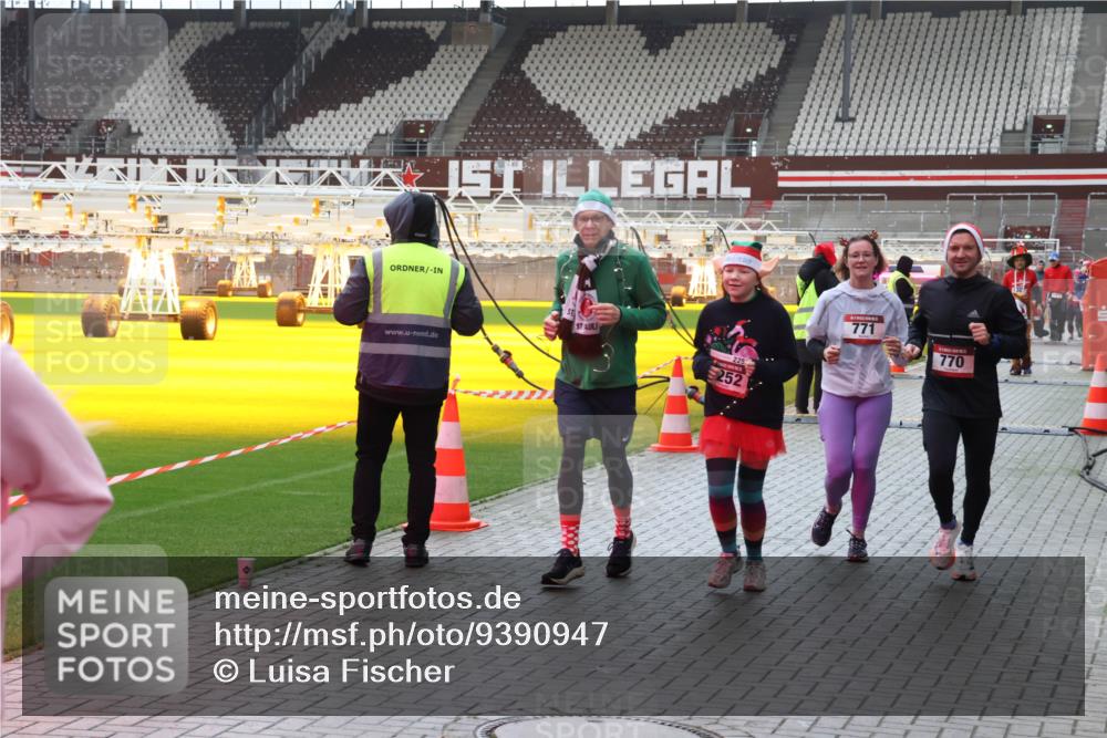 07.12.2025 - St. Pauli X-Mass-Run No. 15 Luisa Fischer http://msf.ph/oto/9390947 07.12.2025 11:01:57 Ziel 252, 771, 770, 89, 132, 139, 336, 376, 557, 766, 770, 771, 1045, 1048, 1067, 1300, 1367, 1615, 1637, 1640, 1705, 2251, 2252 meine-sportfotos.de