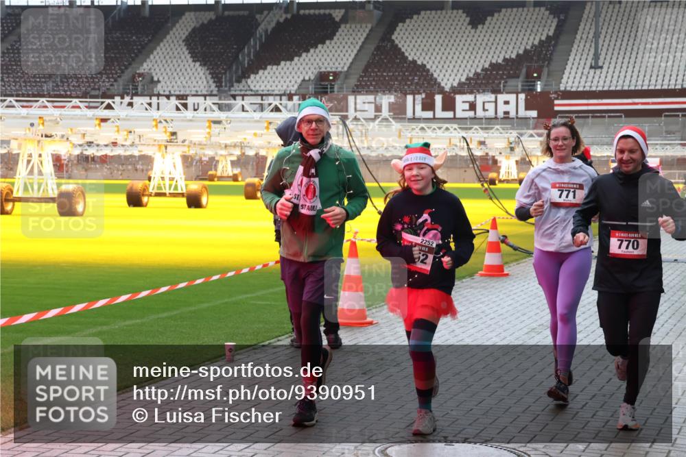 07.12.2025 - St. Pauli X-Mass-Run No. 15 Luisa Fischer http://msf.ph/oto/9390951 07.12.2025 11:01:58 Ziel 2252, 52, 771, 5, 770, 89, 132, 139, 336, 376, 557, 766, 770, 771, 1045, 1048, 1067, 1300, 1367, 1615, 1637, 1640, 1705, 2251, 2252 meine-sportfotos.de