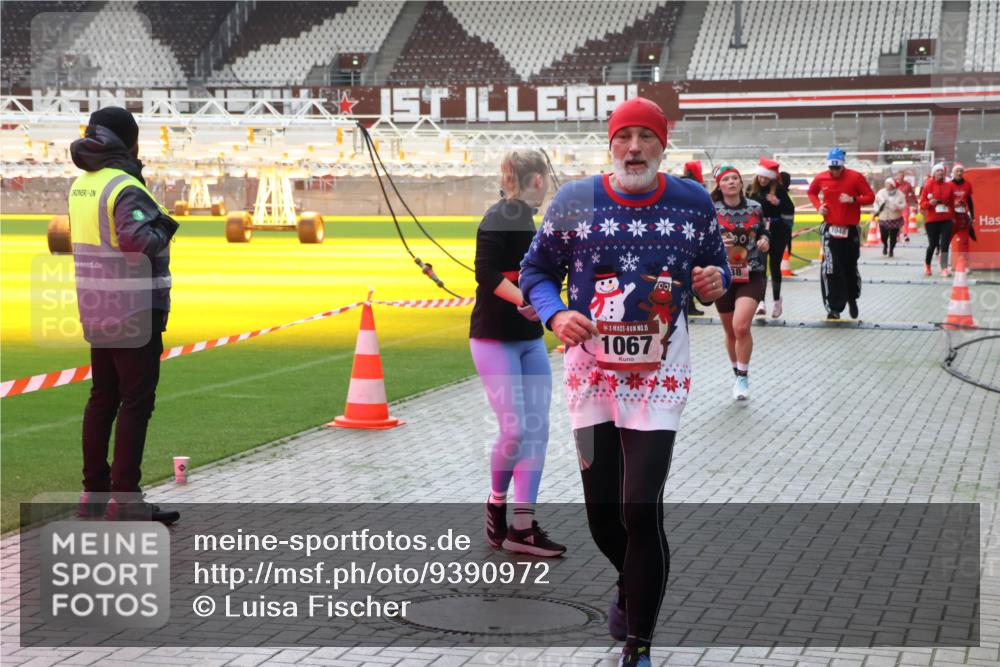 07.12.2025 - St. Pauli X-Mass-Run No. 15 Luisa Fischer http://msf.ph/oto/9390972 07.12.2025 11:02:19 Ziel 15, 1067, 38, 1048, 95, 193, 317, 336, 376, 766, 770, 771, 837, 838, 842, 847, 851, 1045, 1048, 1067, 1143, 1300, 1367, 1416, 1615, 1637, 1640, 2251, 2252, 2329, 2576 meine-sportfotos.de