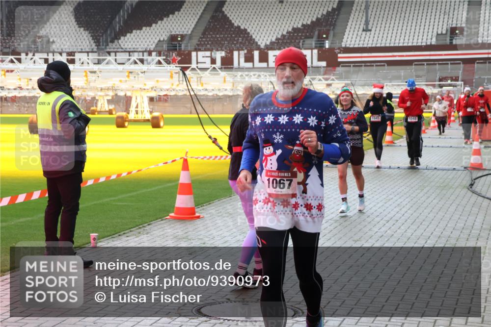 07.12.2025 - St. Pauli X-Mass-Run No. 15 Luisa Fischer http://msf.ph/oto/9390973 07.12.2025 11:02:19 Ziel 15, 1067, 100, 1045, 1048, 95, 193, 317, 336, 376, 766, 770, 771, 837, 838, 842, 847, 851, 1045, 1048, 1067, 1143, 1300, 1367, 1416, 1615, 1637, 1640, 2251, 2252, 2329, 2576 meine-sportfotos.de