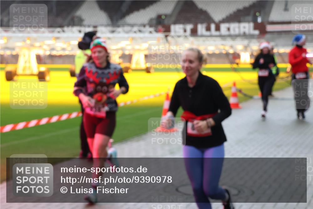 07.12.2025 - St. Pauli X-Mass-Run No. 15 Luisa Fischer http://msf.ph/oto/9390978 07.12.2025 11:02:21 Ziel 95, 193, 314, 317, 336, 376, 766, 837, 838, 842, 847, 851, 1045, 1048, 1067, 1143, 1367, 1416, 1611, 1615, 1637, 1640, 2251, 2329, 2576 meine-sportfotos.de