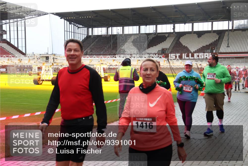 07.12.2025 - St. Pauli X-Mass-Run No. 15 Luisa Fischer http://msf.ph/oto/9391001 07.12.2025 11:03:02 Ziel 314, 1416, 2329, 20, 25, 151, 160, 193, 314, 317, 502, 542, 547, 574, 746, 747, 749, 751, 847, 875, 880, 953, 997, 1063, 1102, 1143, 1611, 2329, 2519, 2520 meine-sportfotos.de