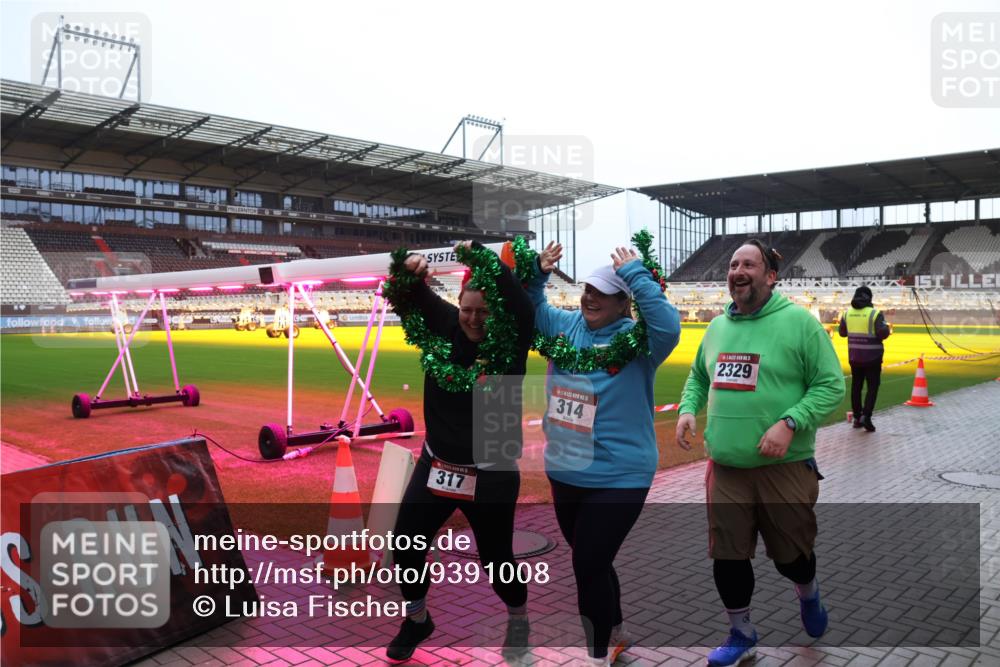 07.12.2025 - St. Pauli X-Mass-Run No. 15 Luisa Fischer http://msf.ph/oto/9391008 07.12.2025 11:03:06 Ziel 317, 5, 314, 2329, 20, 25, 151, 160, 314, 317, 502, 542, 547, 574, 599, 602, 612, 746, 747, 749, 751, 875, 880, 953, 997, 1063, 1102, 1611, 2329, 2519, 2520, 4809 meine-sportfotos.de