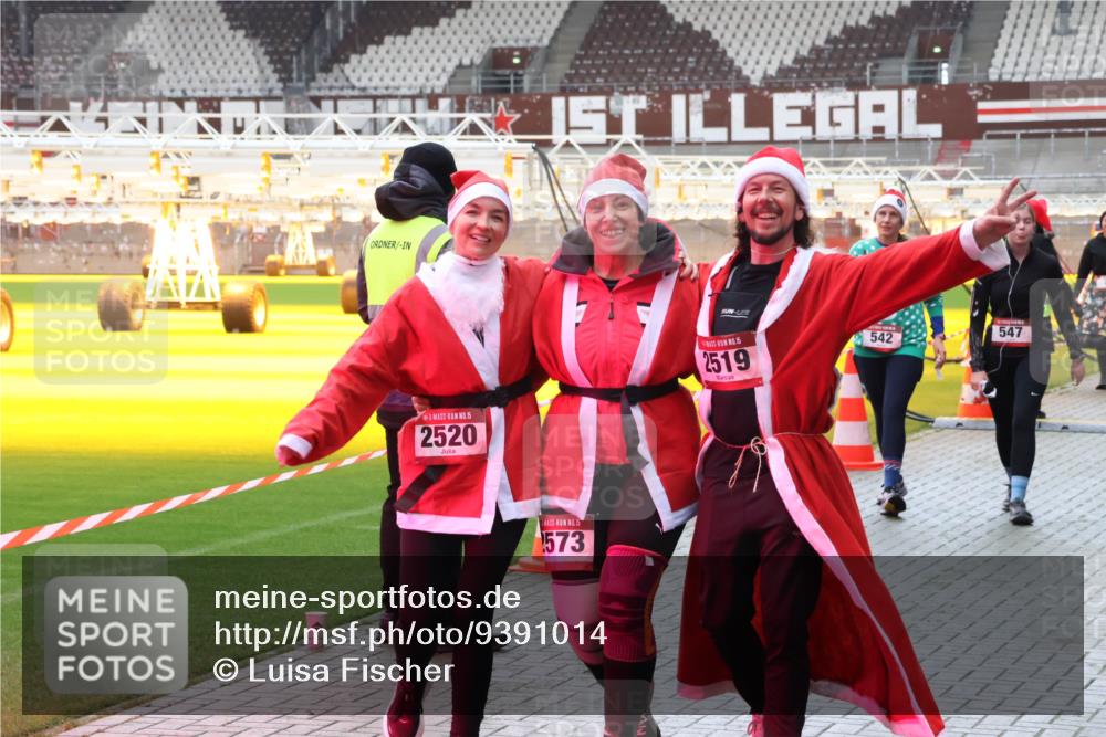 07.12.2025 - St. Pauli X-Mass-Run No. 15 Luisa Fischer http://msf.ph/oto/9391014 07.12.2025 11:03:15 Ziel 15, 2520, 15, 573, 15, 2519, 542, 547, 20, 25, 151, 160, 502, 542, 547, 574, 599, 602, 612, 746, 747, 749, 751, 875, 880, 953, 997, 1063, 1102, 1139, 1385, 1644, 1668, 1670, 4809 meine-sportfotos.de