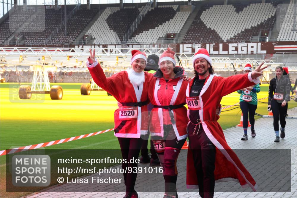07.12.2025 - St. Pauli X-Mass-Run No. 15 Luisa Fischer http://msf.ph/oto/9391016 07.12.2025 11:03:16 Ziel 15, 2520, 15, 2519, 542, 15, 573, 547, 20, 25, 151, 160, 502, 542, 547, 574, 599, 602, 612, 746, 747, 749, 751, 875, 880, 953, 997, 1063, 1102, 1139, 1199, 1385, 1644, 1668, 1670, 4809 meine-sportfotos.de