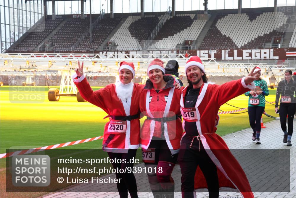 07.12.2025 - St. Pauli X-Mass-Run No. 15 Luisa Fischer http://msf.ph/oto/9391018 07.12.2025 11:03:17 Ziel 15, 2520, 15, 573, 15, 519, 542, 547, 20, 25, 151, 160, 502, 542, 547, 574, 599, 602, 612, 746, 747, 748, 749, 751, 875, 880, 953, 997, 1063, 1102, 1139, 1199, 1385, 1644, 1668, 1670, 4809 meine-sportfotos.de