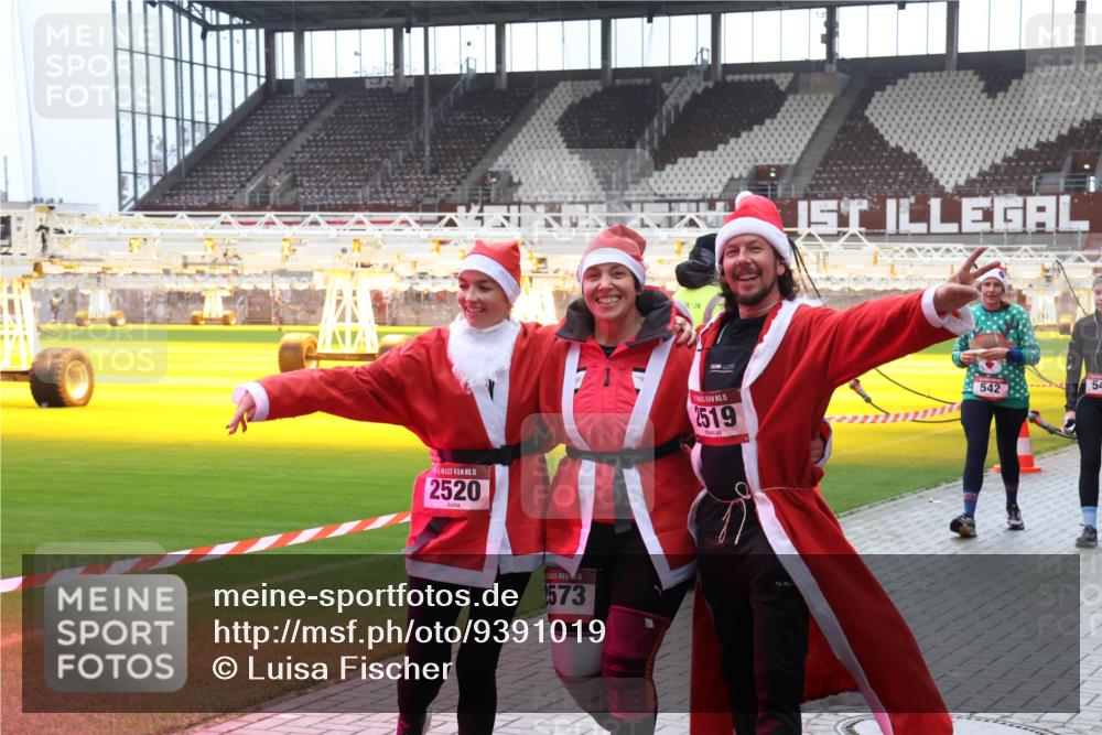 07.12.2025 - St. Pauli X-Mass-Run No. 15 Luisa Fischer http://msf.ph/oto/9391019 07.12.2025 11:03:17 Ziel 15, 2520, 15, 573, 2519, 542, 54, 20, 25, 151, 160, 502, 542, 547, 574, 599, 602, 612, 746, 747, 748, 749, 751, 875, 880, 953, 997, 1063, 1102, 1139, 1199, 1385, 1644, 1668, 1670, 4809 meine-sportfotos.de
