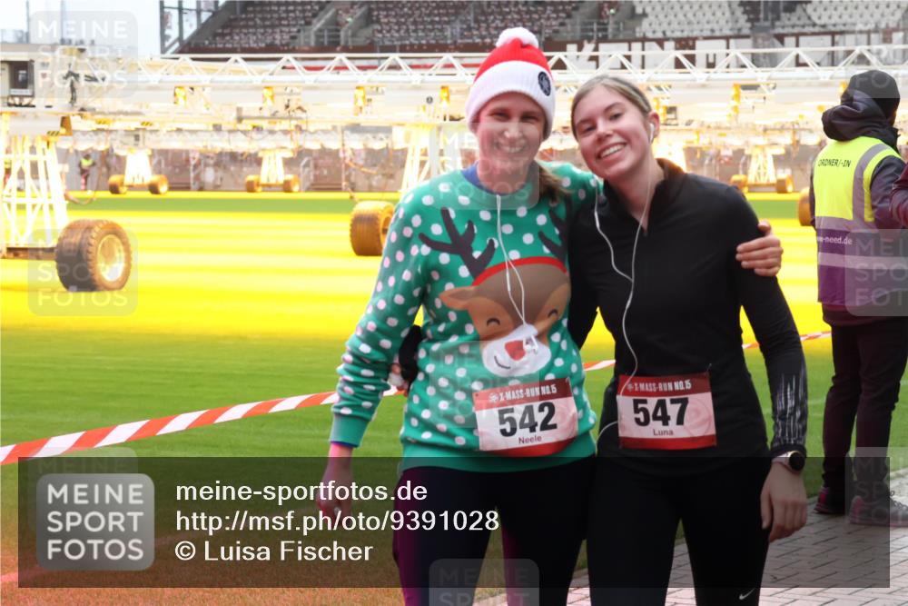 07.12.2025 - St. Pauli X-Mass-Run No. 15 Luisa Fischer http://msf.ph/oto/9391028 07.12.2025 11:03:24 Ziel 15, 542, 15, 547, 20, 25, 61, 151, 160, 502, 574, 599, 602, 612, 746, 747, 748, 749, 751, 853, 875, 880, 953, 997, 1063, 1102, 1139, 1199, 1385, 1644, 1668, 1670, 4809 meine-sportfotos.de
