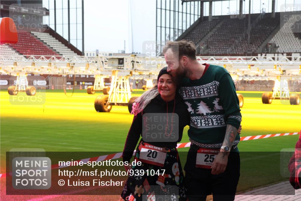 07.12.2025 - St. Pauli X-Mass-Run No. 15 Luisa Fischer http://msf.ph/oto/9391047 07.12.2025 11:03:35 Ziel 15, 20, 15, 25, 25, 61, 64, 102, 109, 151, 160, 186, 502, 574, 599, 602, 612, 748, 853, 875, 880, 953, 997, 1063, 1102, 1139, 1199, 1385, 1644, 1668, 1670, 1850, 4809 meine-sportfotos.de