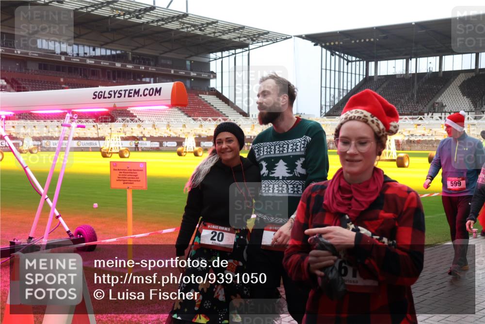 07.12.2025 - St. Pauli X-Mass-Run No. 15 Luisa Fischer http://msf.ph/oto/9391050 07.12.2025 11:03:36 Ziel 15, 20, 61, 599, 61, 64, 102, 109, 151, 160, 186, 502, 574, 599, 602, 612, 748, 853, 875, 880, 953, 997, 1063, 1102, 1139, 1199, 1385, 1644, 1668, 1670, 1850, 4809 meine-sportfotos.de