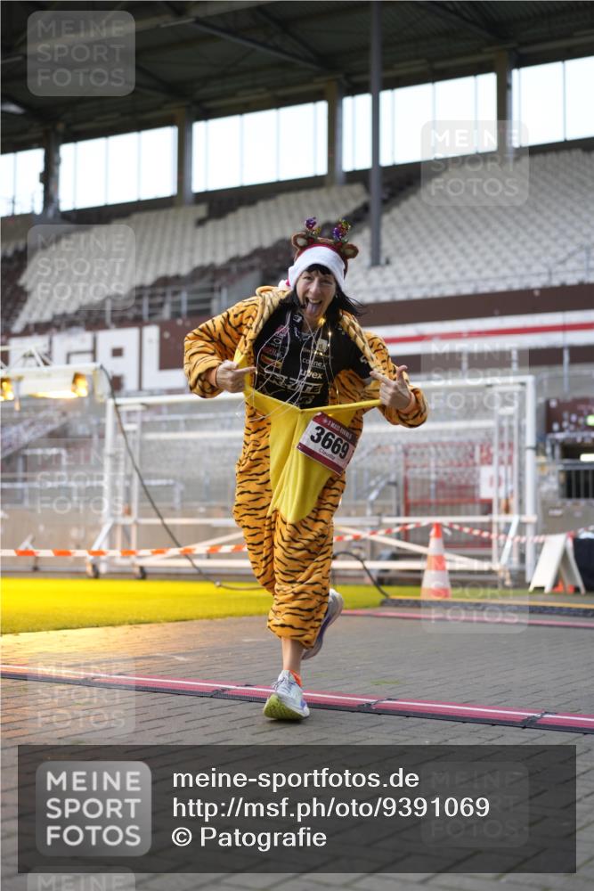 07.12.2025 - St. Pauli X-Mass-Run No. 15 Patografie http://msf.ph/oto/9391069 07.12.2025 10:28:52 Ziel 1095, 1308, 1330, 1566, 2046, 2051, 2397, 3669, 4073, 4265, 4291, 4414, 4446, 4449, 4450, 4543, 4544 meine-sportfotos.de