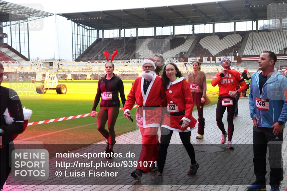 07.12.2025 - St. Pauli X-Mass-Run No. 15 Luisa Fischer http://msf.ph/oto/9391071 07.12.2025 11:03:44 Ziel 502, 12, 602, 997, 15, 880, 749, 61, 64, 102, 109, 151, 160, 186, 502, 574, 599, 602, 612, 748, 853, 875, 880, 953, 997, 1102, 1139, 1199, 1385, 1644, 1668, 1670, 1850, 4809 meine-sportfotos.de