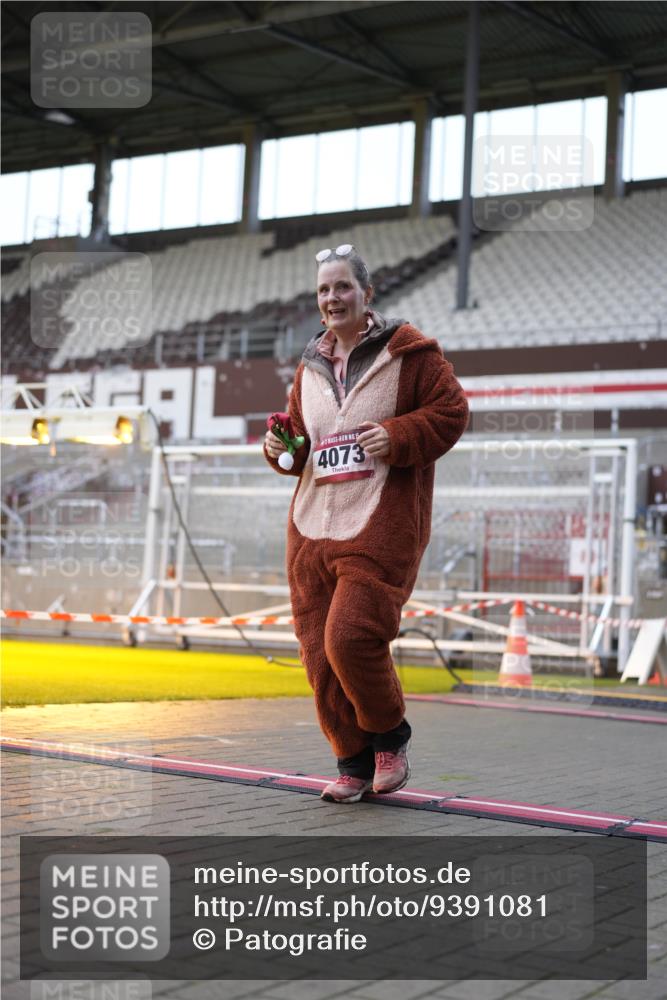 07.12.2025 - St. Pauli X-Mass-Run No. 15 Patografie http://msf.ph/oto/9391081 07.12.2025 10:28:54 Ziel 1095, 1308, 1330, 1566, 2046, 2051, 2397, 2874, 3669, 4073, 4265, 4291, 4414, 4446, 4449, 4450, 4543, 4544 meine-sportfotos.de