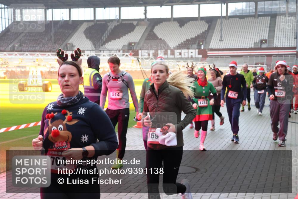 07.12.2025 - St. Pauli X-Mass-Run No. 15 Luisa Fischer http://msf.ph/oto/9391138 07.12.2025 11:04:39 Ziel 764, 514, 169, 1254, 216, 222, 126, 215, 216, 222, 285, 305, 432, 700, 702, 719, 734, 740, 764, 1200, 1252, 1254, 1401, 1695, 1766, 1769, 1852, 1853, 1854, 1856, 1857, 1860 meine-sportfotos.de