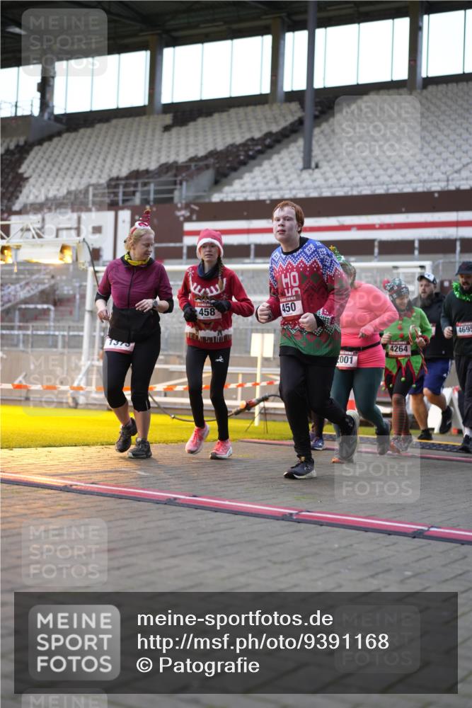07.12.2025 - St. Pauli X-Mass-Run No. 15 Patografie http://msf.ph/oto/9391168 07.12.2025 10:29:21 Ziel 450, 458, 1039, 1373, 1548, 1550, 1677, 1842, 2001, 3080, 3115, 3470, 4007, 4009, 4264, 4266, 4293, 4296, 4440, 4531, 4695 meine-sportfotos.de