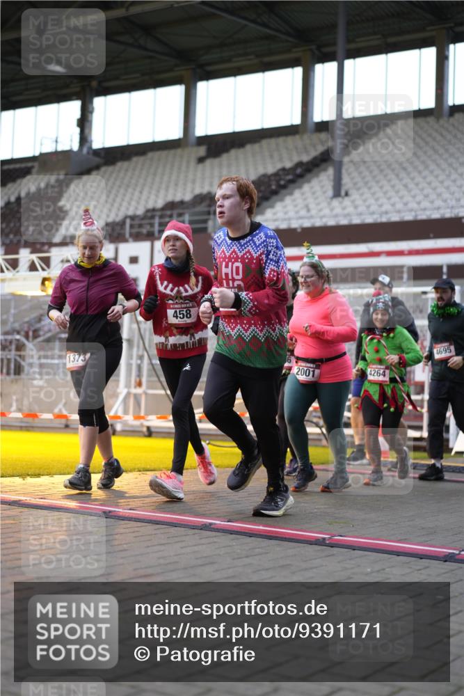 07.12.2025 - St. Pauli X-Mass-Run No. 15 Patografie http://msf.ph/oto/9391171 07.12.2025 10:29:21 Ziel 450, 458, 1039, 1373, 1548, 1550, 1677, 1842, 2001, 3080, 3115, 3470, 4007, 4009, 4264, 4266, 4293, 4296, 4440, 4531, 4695 meine-sportfotos.de