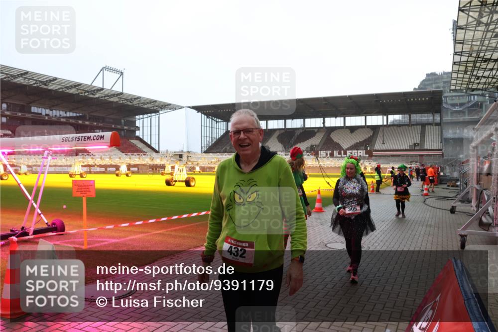 07.12.2025 - St. Pauli X-Mass-Run No. 15 Luisa Fischer http://msf.ph/oto/9391179 07.12.2025 11:04:52 Ziel 15, 432, 305, 126, 33, 126, 215, 216, 222, 285, 305, 361, 395, 432, 700, 702, 734, 740, 764, 1200, 1252, 1254, 1401, 1643, 1695, 1766, 1769, 1852, 1854, 1856, 2791, 2919, 3719, 4565, 4570, 4571 meine-sportfotos.de