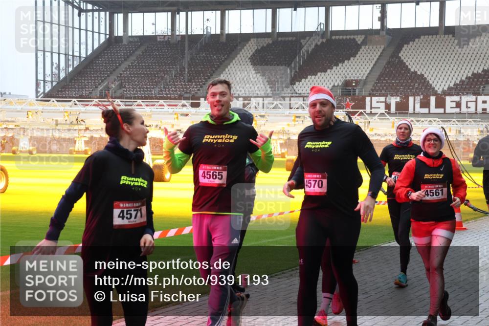 07.12.2025 - St. Pauli X-Mass-Run No. 15 Luisa Fischer http://msf.ph/oto/9391193 07.12.2025 11:05:15 Ziel 0, 0, 04, 4565, 4570, 4571, 3, 4, 4561, 33, 117, 128, 200, 201, 361, 395, 700, 702, 740, 889, 1152, 1212, 1411, 1643, 1766, 1769, 2791, 2919, 3719, 4561, 4562, 4563, 4565, 4566, 4567, 4568, 4569, 4570, 4571, 4572, 4573, 4575, 4576, 4577, 4578 meine-sportfotos.de