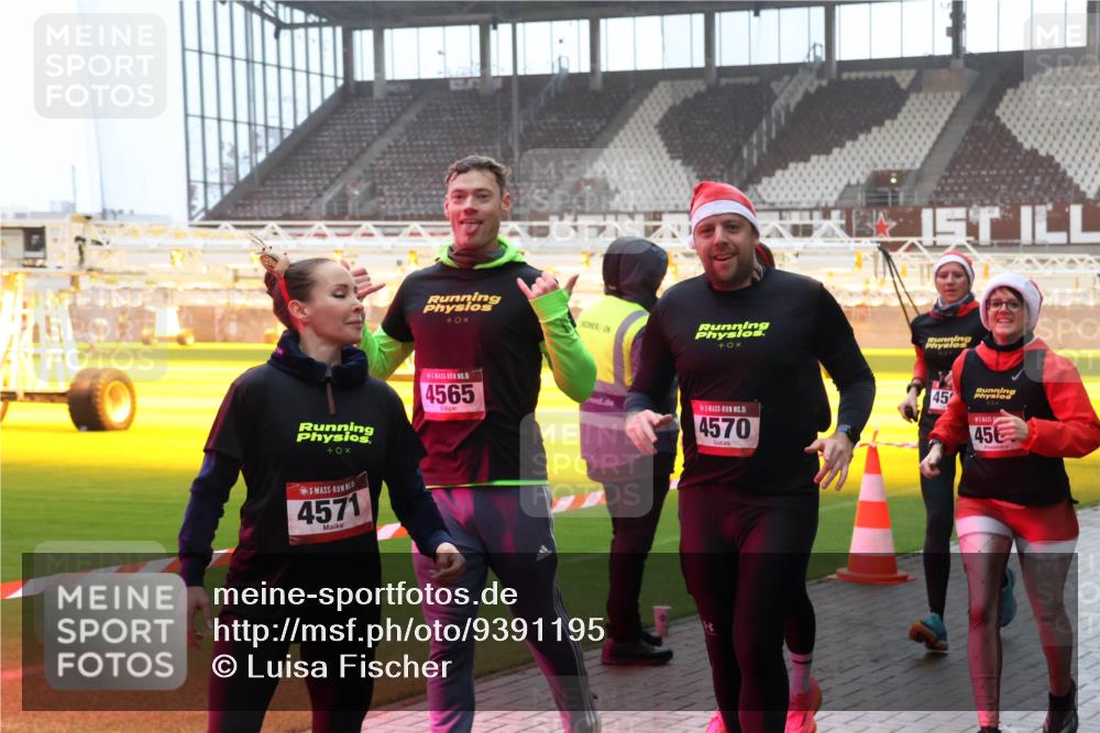 07.12.2025 - St. Pauli X-Mass-Run No. 15 Luisa Fischer http://msf.ph/oto/9391195 07.12.2025 11:05:16 Ziel 0, 4571, 0, 04, 15, 4565, 15, 4570, 45, 45, 33, 117, 128, 200, 201, 361, 395, 700, 702, 889, 1152, 1212, 1411, 1643, 2791, 2919, 3719, 4561, 4562, 4563, 4565, 4566, 4567, 4568, 4569, 4570, 4571, 4572, 4573, 4575, 4576, 4577, 4578 meine-sportfotos.de