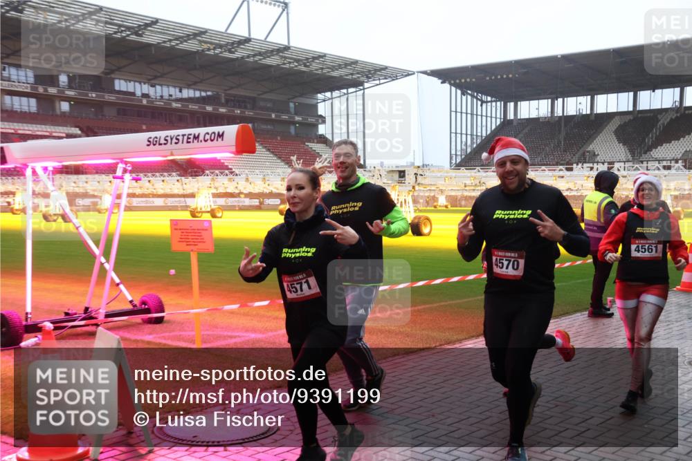 07.12.2025 - St. Pauli X-Mass-Run No. 15 Luisa Fischer http://msf.ph/oto/9391199 07.12.2025 11:05:17 Ziel 4571, 0, 4570, 4561, 33, 117, 128, 200, 201, 361, 395, 700, 702, 889, 1152, 1212, 1411, 1643, 2791, 2919, 3719, 4561, 4562, 4563, 4565, 4566, 4567, 4568, 4569, 4570, 4571, 4572, 4573, 4575, 4576, 4577, 4578 meine-sportfotos.de