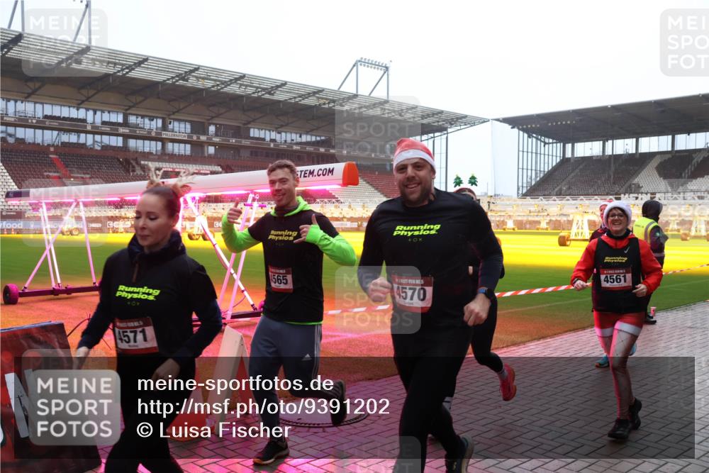 07.12.2025 - St. Pauli X-Mass-Run No. 15 Luisa Fischer http://msf.ph/oto/9391202 07.12.2025 11:05:17 Ziel 0, 4571, 0, 565, 4570, 4561, 33, 117, 128, 200, 201, 361, 395, 700, 702, 889, 1152, 1212, 1411, 1643, 2791, 2919, 3719, 4561, 4562, 4563, 4565, 4566, 4567, 4568, 4569, 4570, 4571, 4572, 4573, 4575, 4576, 4577, 4578 meine-sportfotos.de