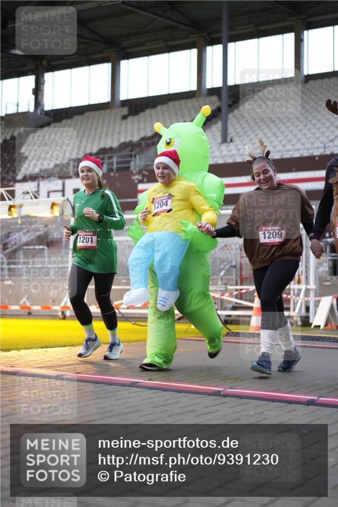 07.12.2025 - St. Pauli X-Mass-Run No. 15 Patografie http://msf.ph/oto/9391230 07.12.2025 10:29:32 Ziel 450, 458, 1039, 1198, 1201, 1204, 1209, 1373, 2001, 2878, 3080, 3468, 3469, 3470, 3516, 4007, 4009, 4126, 4264, 4266, 4293, 4296, 4440, 4472, 4476, 4531, 4695 meine-sportfotos.de