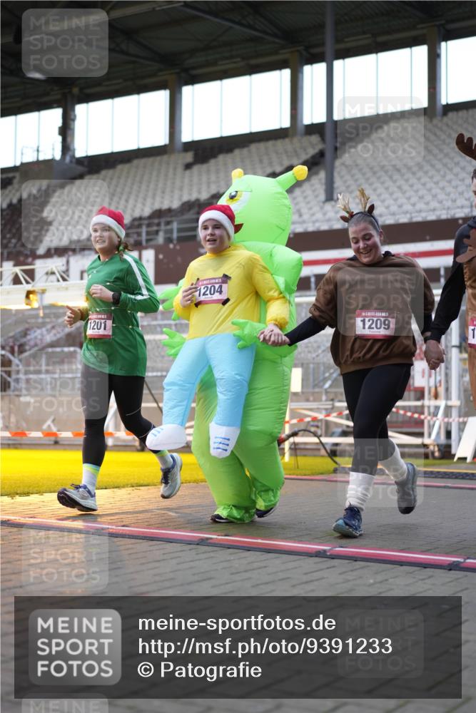 07.12.2025 - St. Pauli X-Mass-Run No. 15 Patografie http://msf.ph/oto/9391233 07.12.2025 10:29:32 Ziel 450, 458, 1039, 1198, 1201, 1204, 1209, 1373, 2001, 2878, 3080, 3468, 3469, 3470, 3516, 4007, 4009, 4126, 4264, 4266, 4293, 4296, 4440, 4472, 4476, 4531, 4695 meine-sportfotos.de