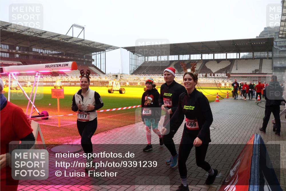 07.12.2025 - St. Pauli X-Mass-Run No. 15 Luisa Fischer http://msf.ph/oto/9391239 07.12.2025 11:05:33 Ziel 702, 117, 4576, 4569, 33, 117, 128, 200, 201, 434, 889, 1152, 1212, 1311, 1411, 1492, 1600, 1630, 2791, 2919, 3719, 4561, 4562, 4563, 4565, 4566, 4567, 4568, 4569, 4570, 4571, 4572, 4573, 4575, 4576, 4577, 4578 meine-sportfotos.de