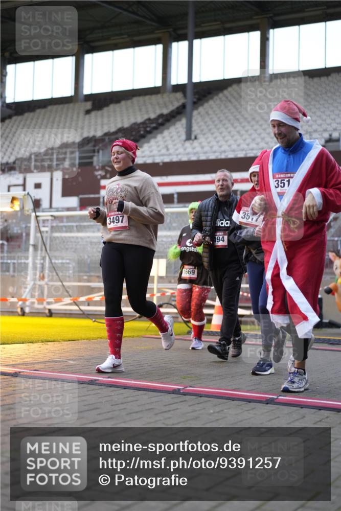 07.12.2025 - St. Pauli X-Mass-Run No. 15 Patografie http://msf.ph/oto/9391257 07.12.2025 10:29:38 Ziel 10, 423, 426, 1039, 1090, 1091, 1198, 1201, 1204, 1209, 1669, 2878, 3080, 3468, 3469, 3494, 3497, 3516, 3517, 4009, 4126, 4293, 4296, 4440, 4472, 4476, 4531, 4695 meine-sportfotos.de