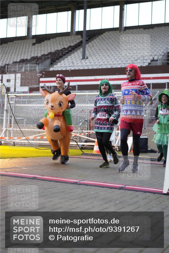 07.12.2025 - St. Pauli X-Mass-Run No. 15 Patografie http://msf.ph/oto/9391267 07.12.2025 10:29:41 Ziel 10, 423, 426, 1039, 1090, 1091, 1198, 1201, 1204, 1209, 1669, 2878, 3468, 3469, 3494, 3497, 3516, 3517, 4126, 4472, 4476, 4546 meine-sportfotos.de