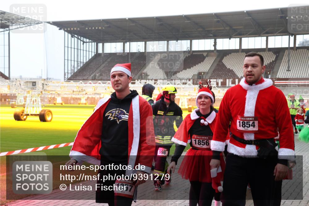 07.12.2025 - St. Pauli X-Mass-Run No. 15 Luisa Fischer http://msf.ph/oto/9391279 07.12.2025 11:05:58 Ziel 15, 1857, 598, 15, 1856, 15, 1854, 2884, 199, 200, 201, 434, 831, 889, 924, 925, 927, 929, 932, 973, 1046, 1049, 1092, 1152, 1196, 1208, 1311, 1428, 1432, 1492, 1600, 1630, 1840, 1841, 2006, 2254, 2884, 3272, 3278 meine-sportfotos.de